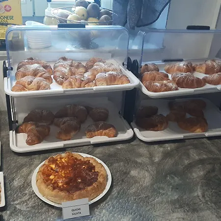 לינה וארוחת בוקר Principe Calaf 3 4*