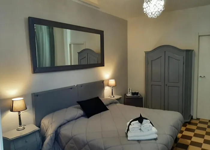 לינה וארוחת בוקר Principe Calaf 3 4*